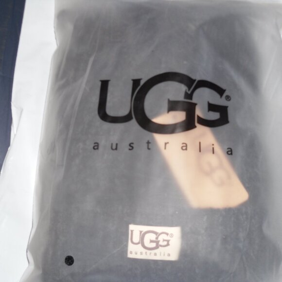 UGG Black Knit Hat with scarf set❣️ - Picture 2 of 2